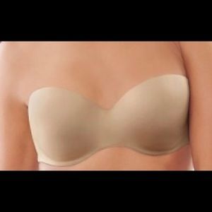 Strapless/convertible full figure bra.